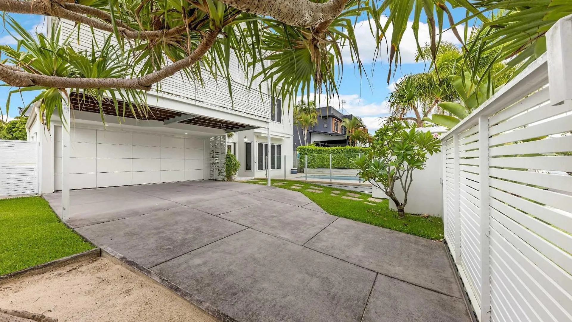 Stunning Alex Heads Beach House - Pet Friendly Alexandra Headland Australia